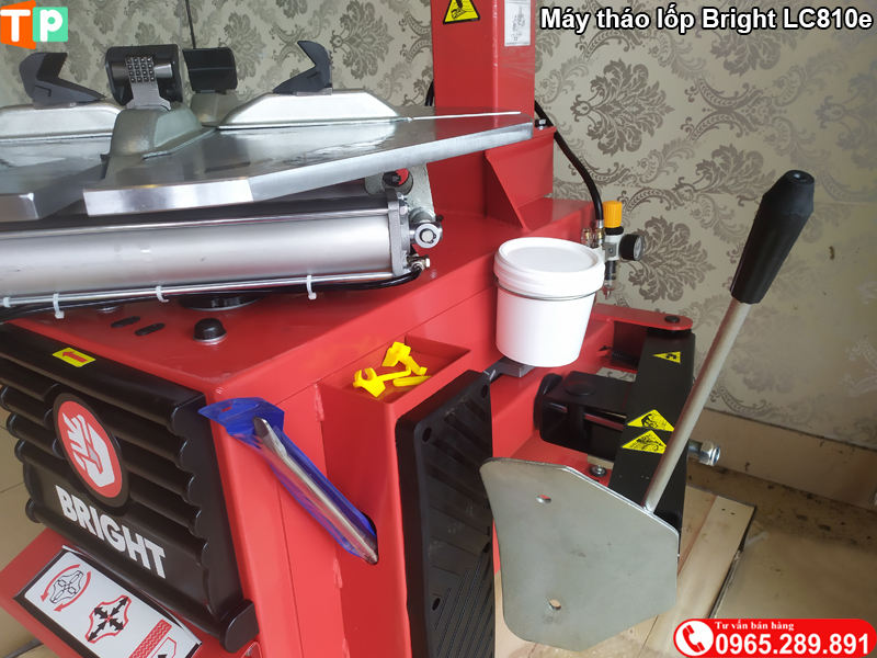 Máy tháo lốp xe LC810e mâm vuông
