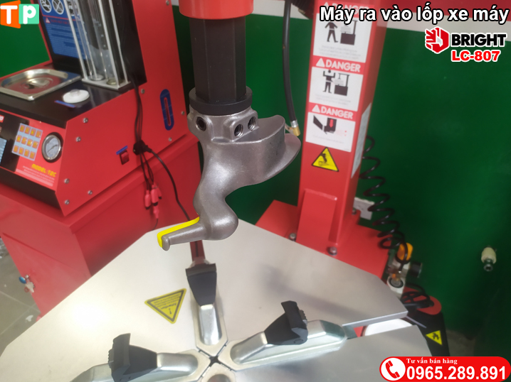Máy tháo lốp xe máy LC807 mâm vuông