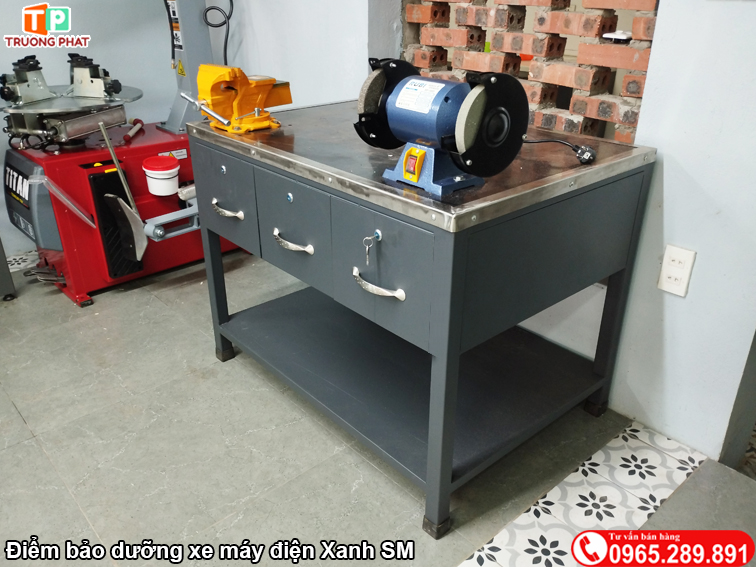 Bàn sửa chữa xe máy điện Vinfast