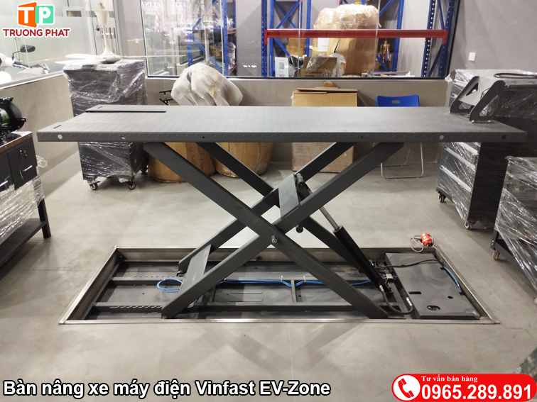 Bàn nâng xe máy điện Vinfast EV-Zone